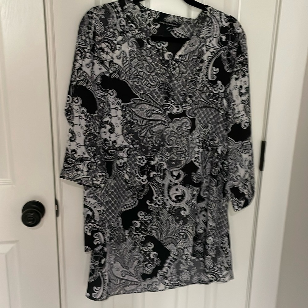 Zac and Rachel Black White top. Flowy with like tank underneath attached.